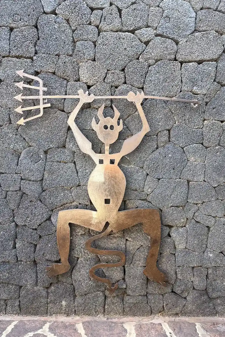 The devil of Timanfaya and the Virgin who stopped the lava